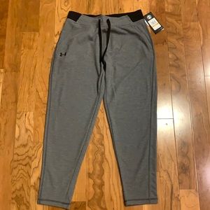 NWT Under Armour Capris With Pockets Size S
